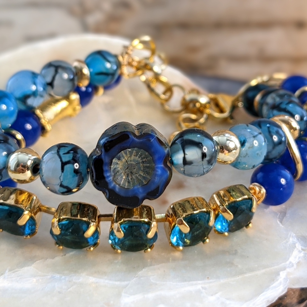 8.5 Carats Topaz In Blue Jade & Dragon Vein Pendant Two Strand Bead Bracelet